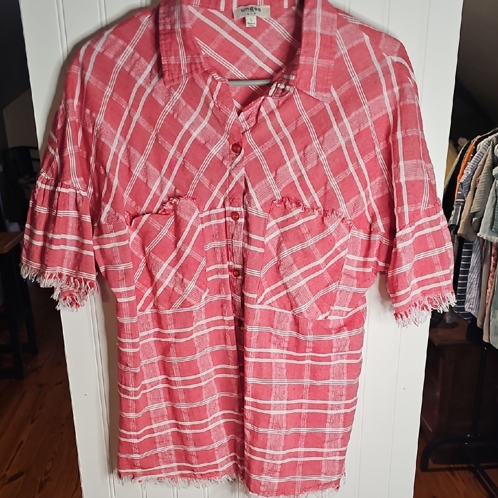Umgee Pinkish Red and White Plaid Shirt Raw Hem Sleeves Super Cute Size Large EU